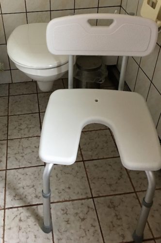 Toilettenstuhl mit Höhenverstellung